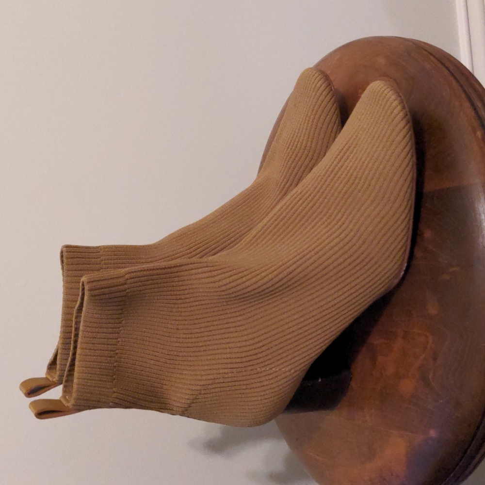 Everlane Glove Boot in ReKnit, Cumin (Size 9)